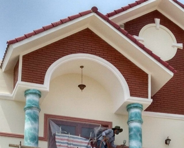 Sơn Đá Nghệ Thuật Có Bền Không? So Sánh Chi Tiết Với Đá Hoa Cương Tự Nhiên